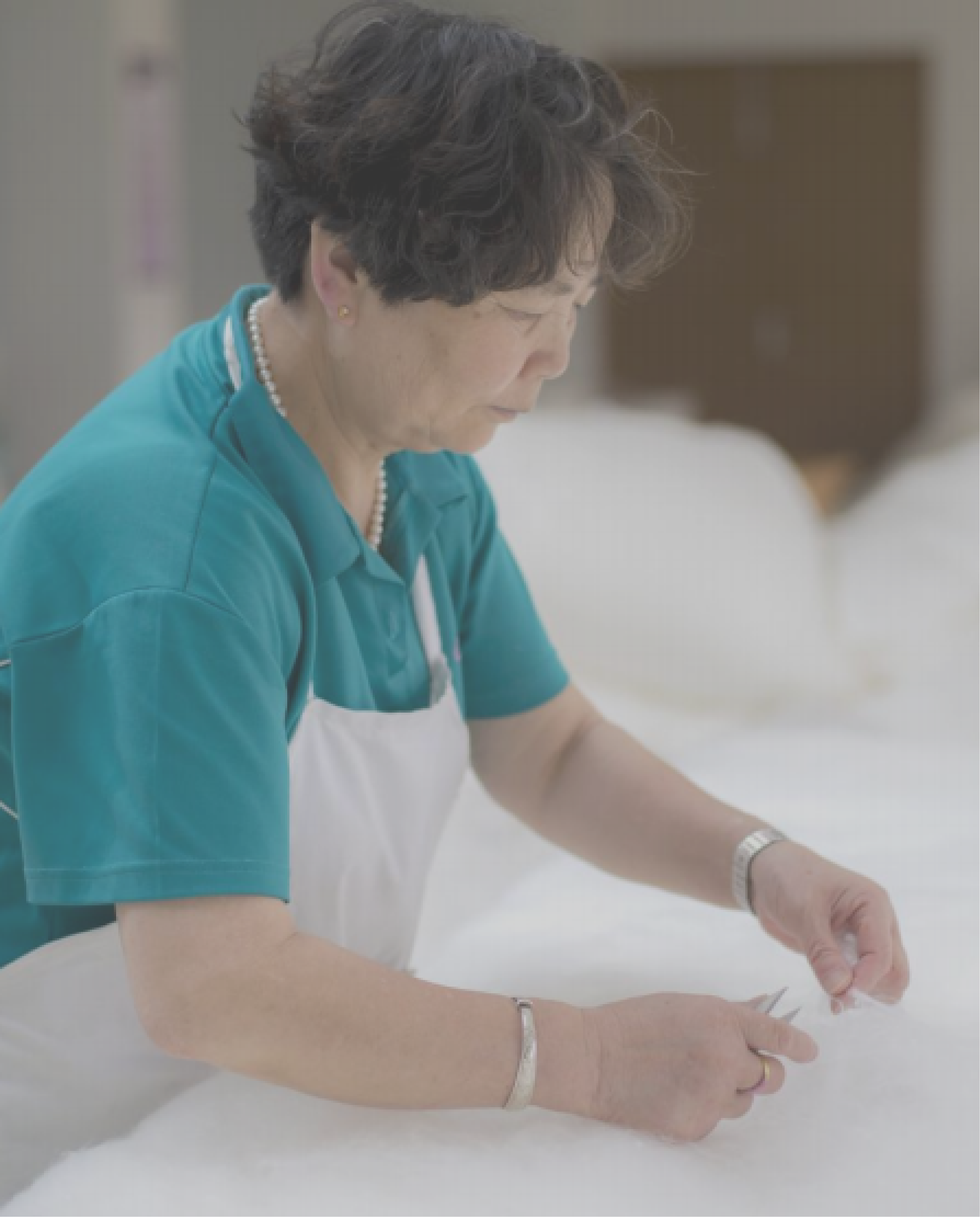 非遗手工拉丝工艺示意图